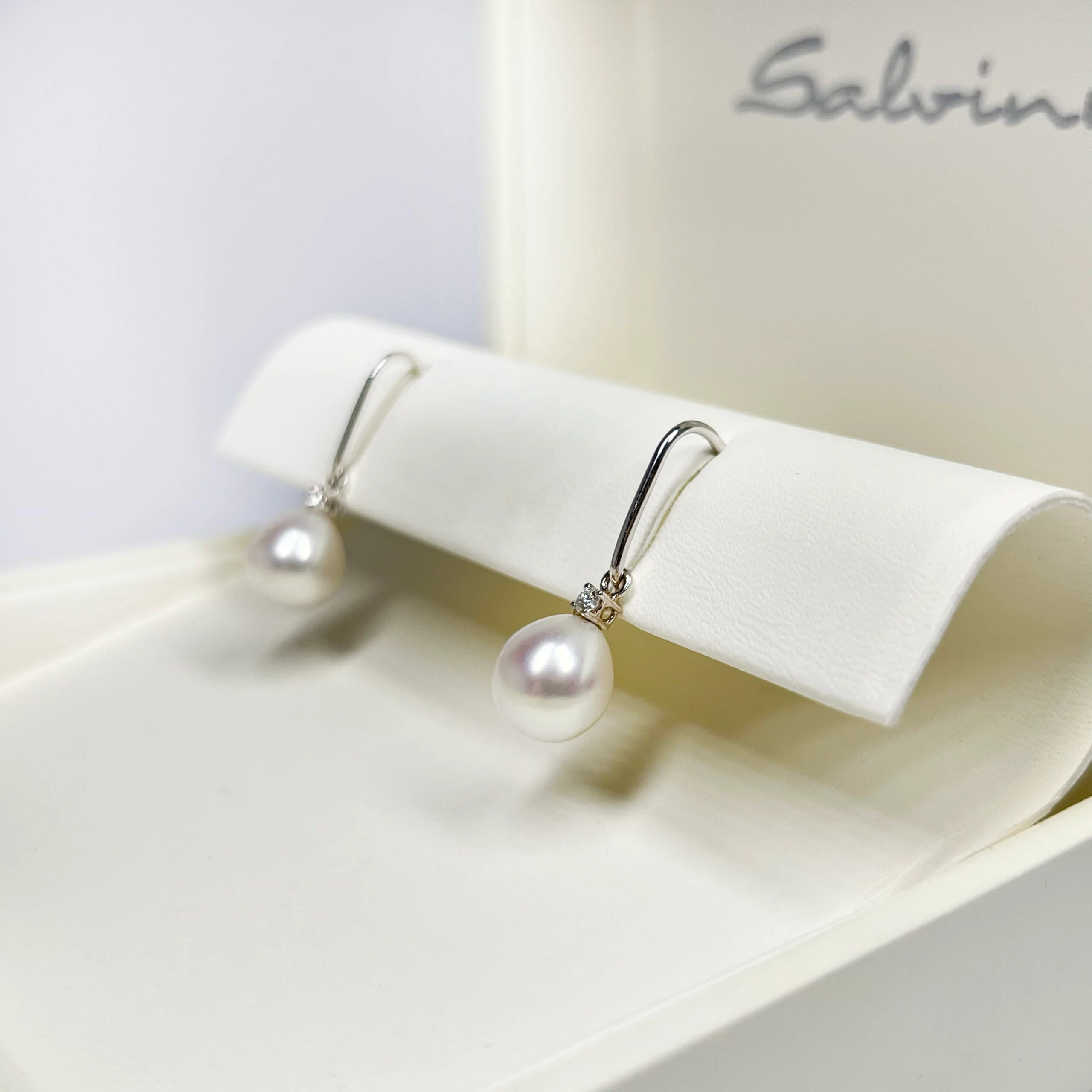 Salvini 18k White Gold Diamonds Pearls Ladies Earrings - Image 4
