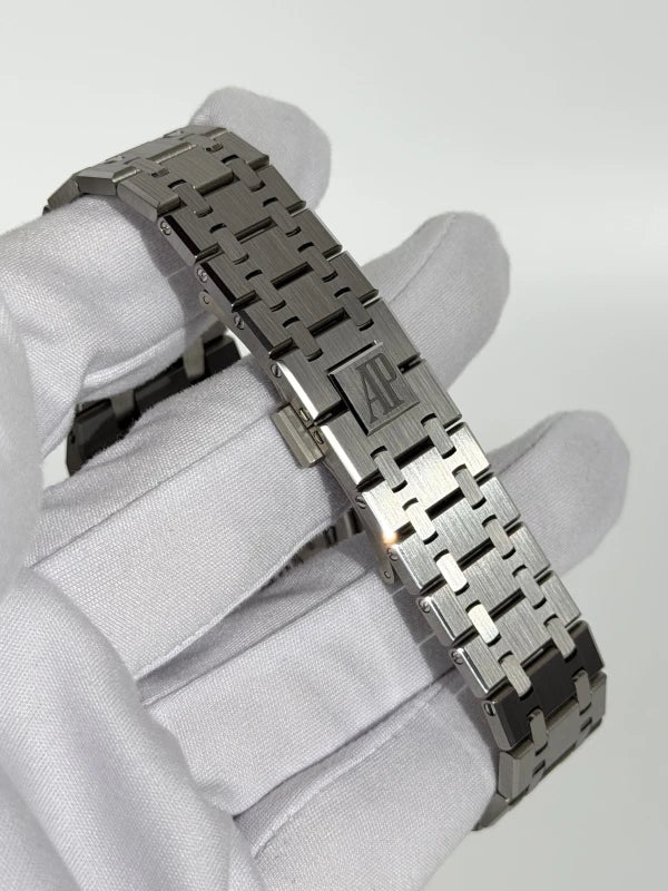Audemars Piguet Titanium Royal Oak Tourbillon Men’s Watch - New 2025 - Image 4