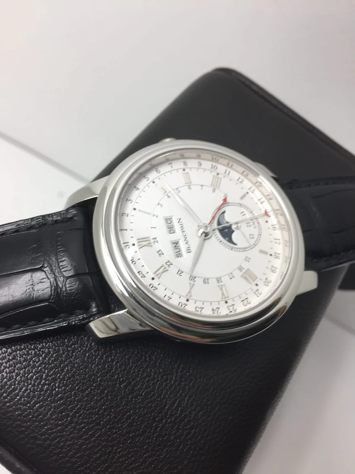 Blancpain Le Brassus GMT Moon Phase Calendar Platinum Men's Watch - Image 7