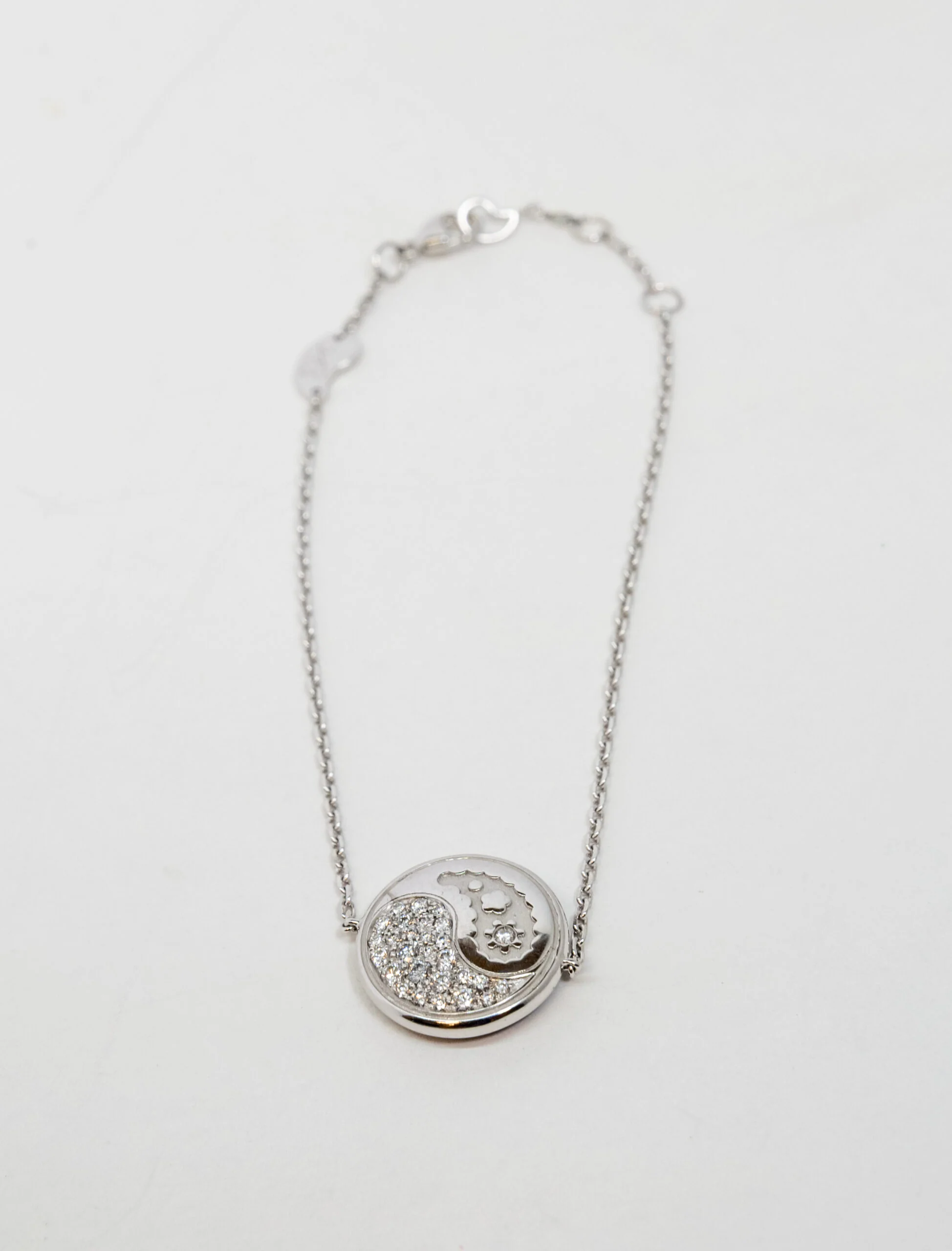 Carrera Y Carrera Aqua Reversible 18K White Gold & Diamonds Bracelet - Image 3