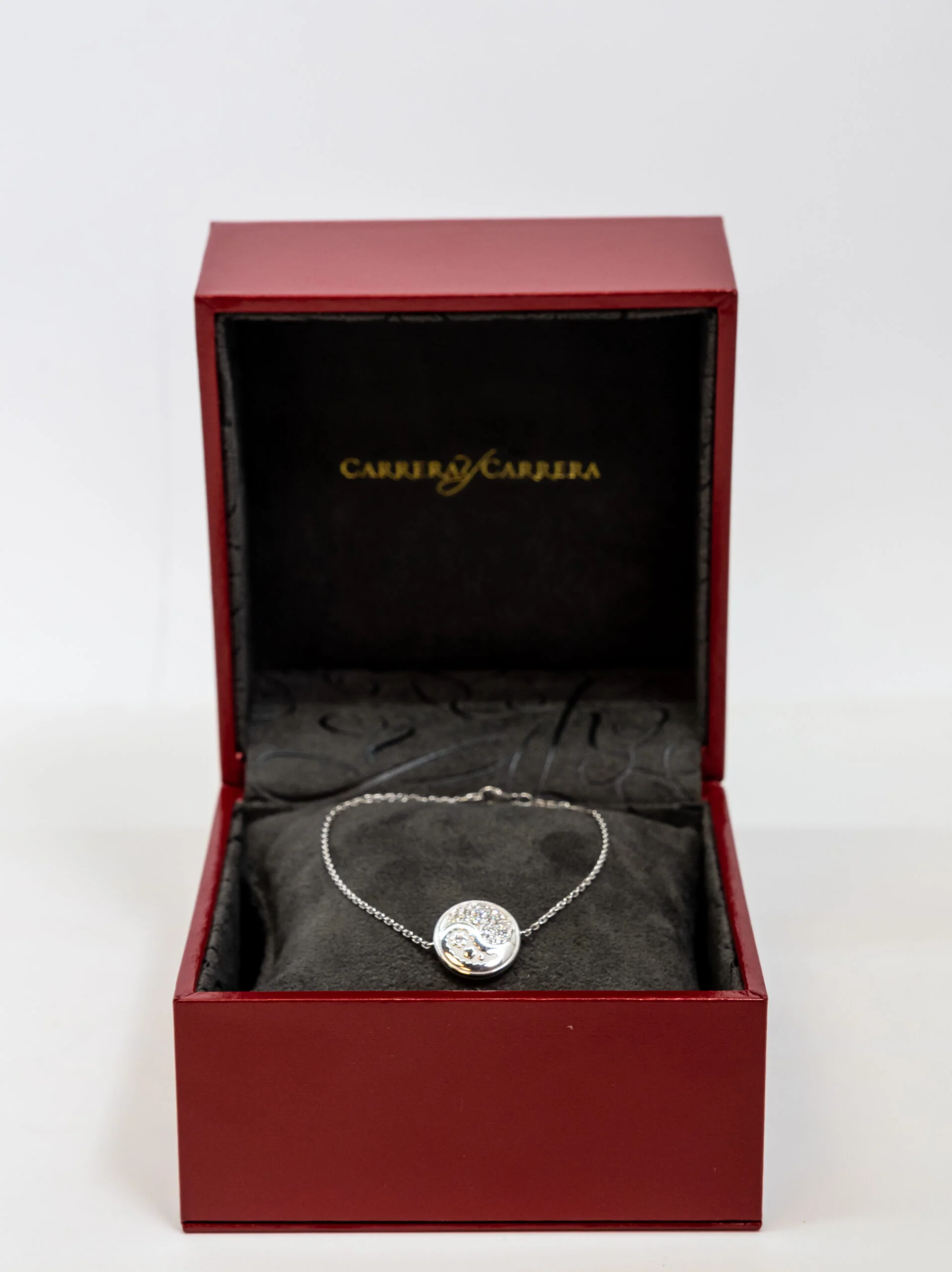 Carrera Y Carrera Aqua Reversible 18K White Gold & Diamonds Bracelet - Image 4