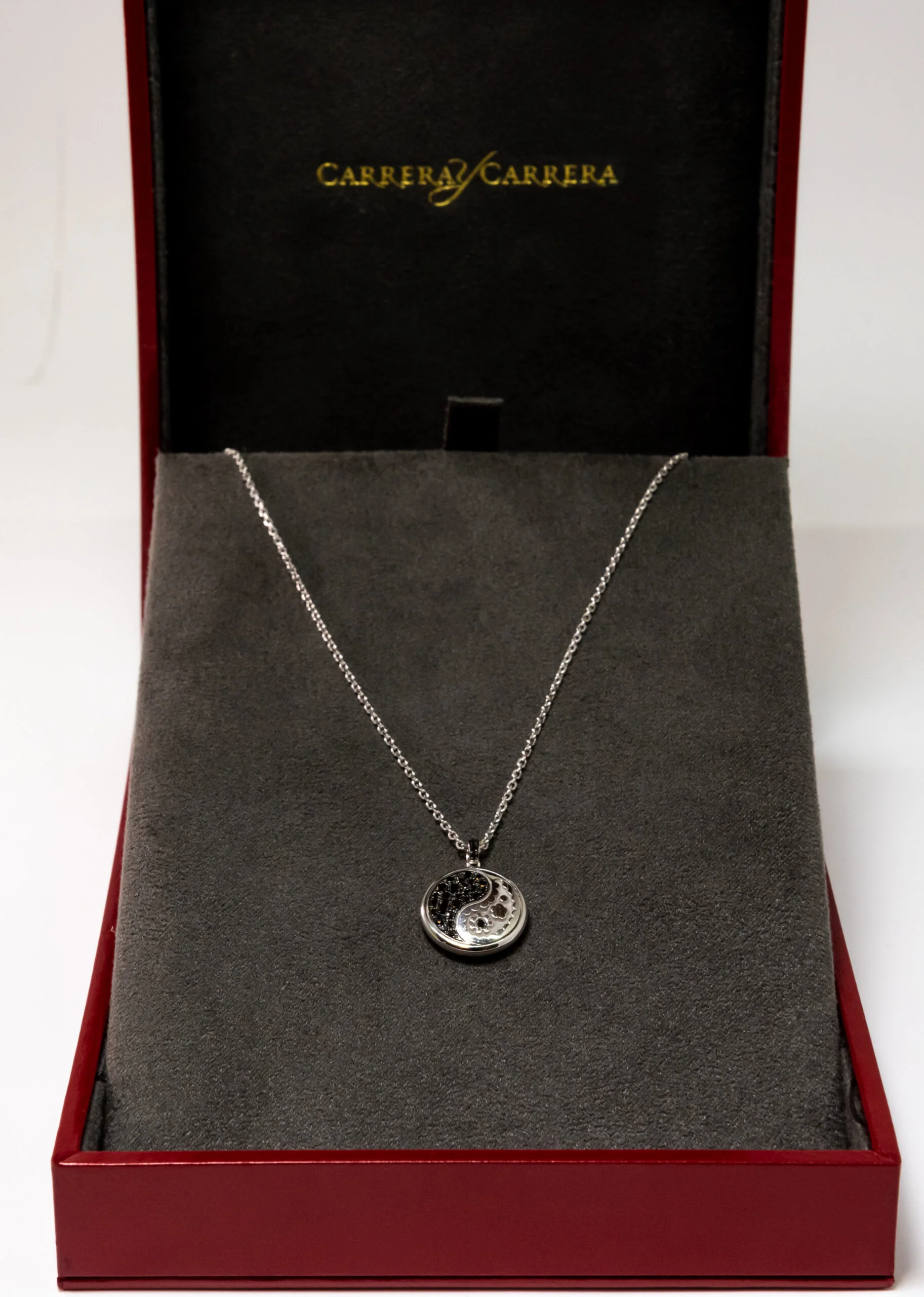 Carrera Y Carrera Aqua Reversible 18K White Gold & Diamonds Pendant - Image 4