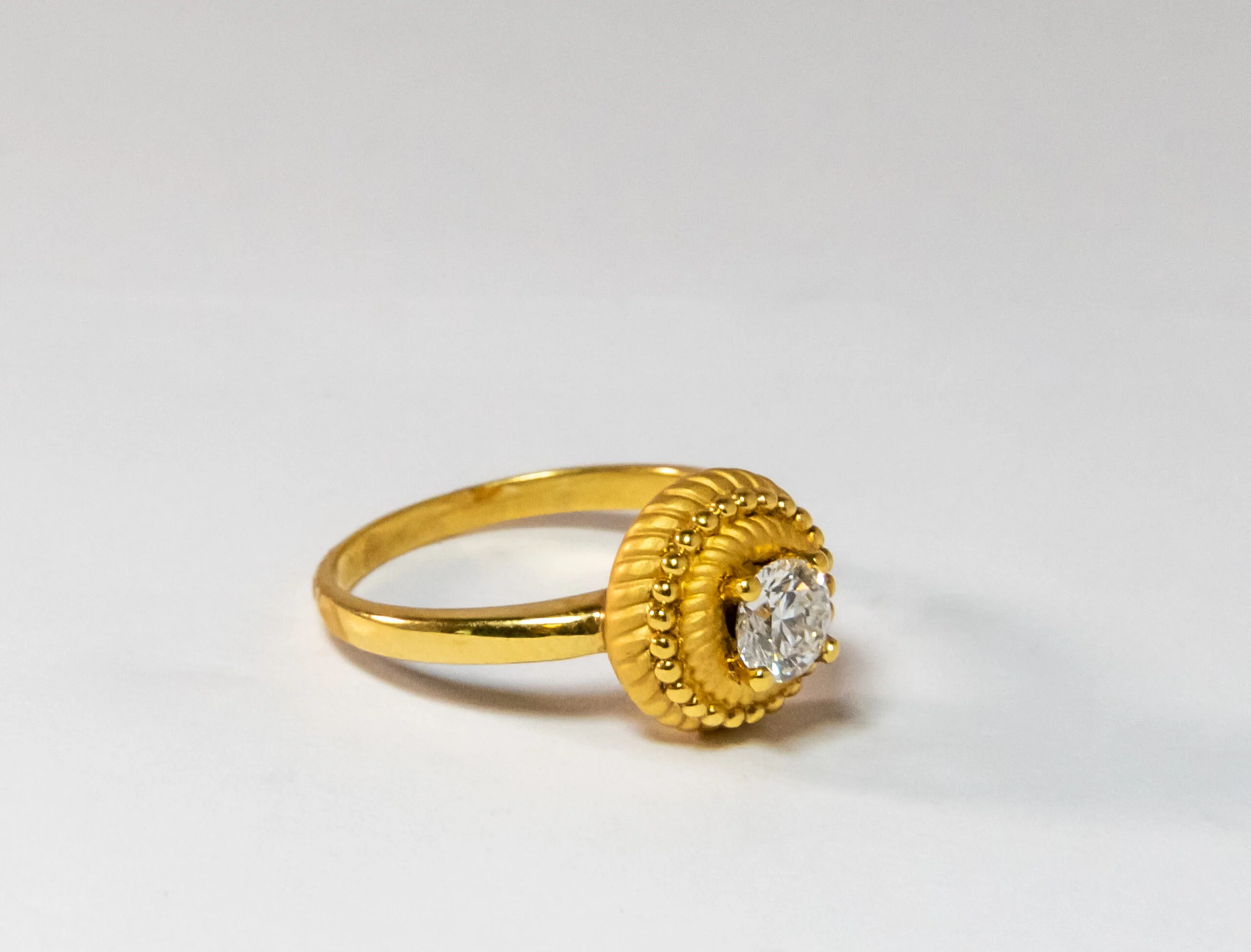 Carrera Y Carrera Pasodoble 18K Yellow Gold Diamond Ring - Image 3