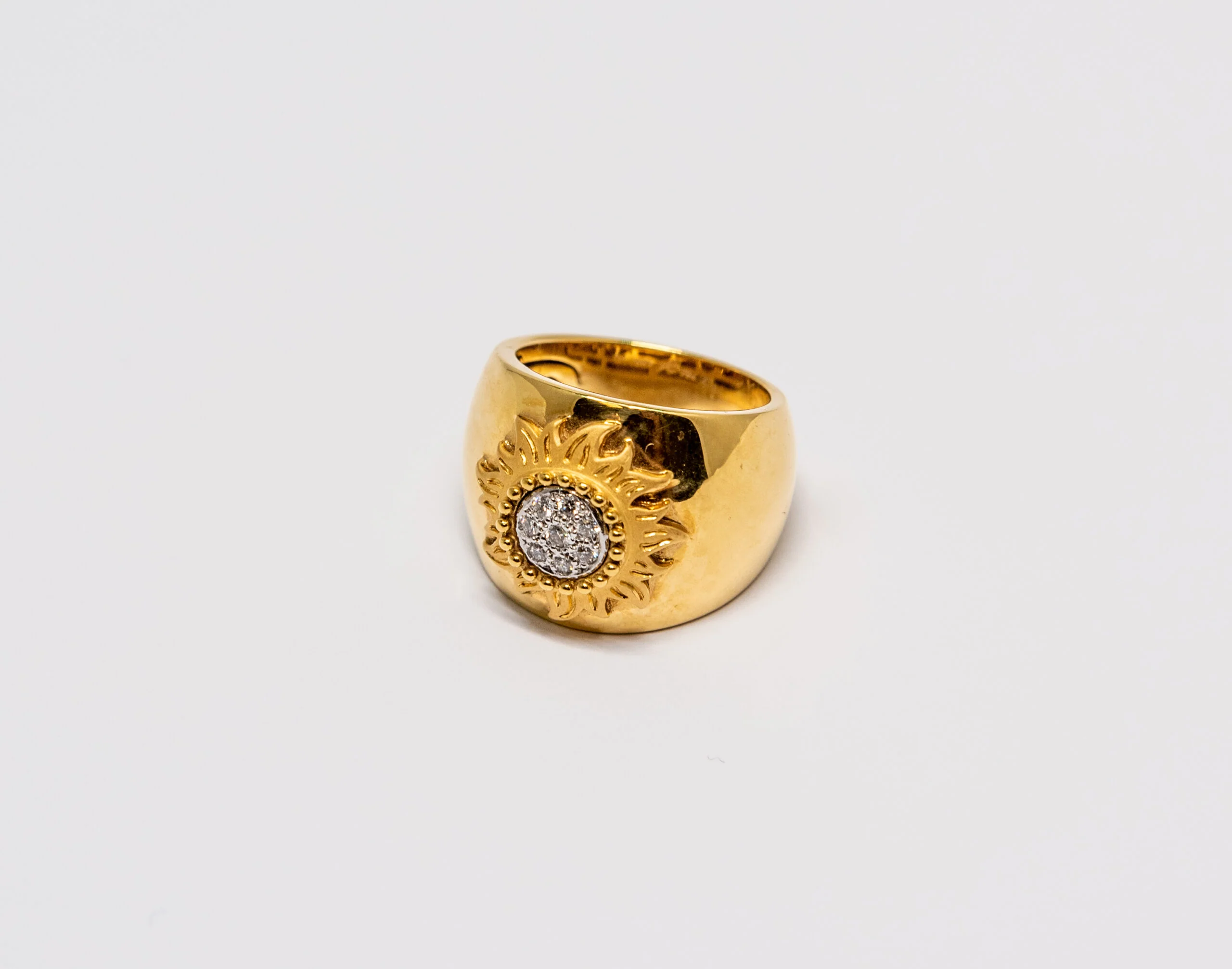 Carrera Y Carrera Sol Y Somb 18K Yellow Gold and Diamonds Ring