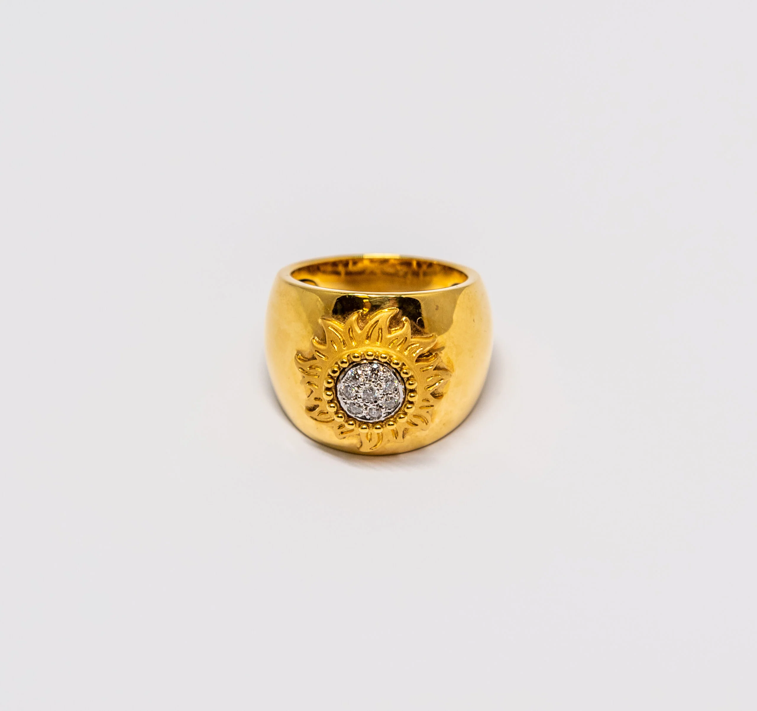 Carrera Y Carrera Sol Y Somb 18K Yellow Gold and Diamonds Ring - Image 2