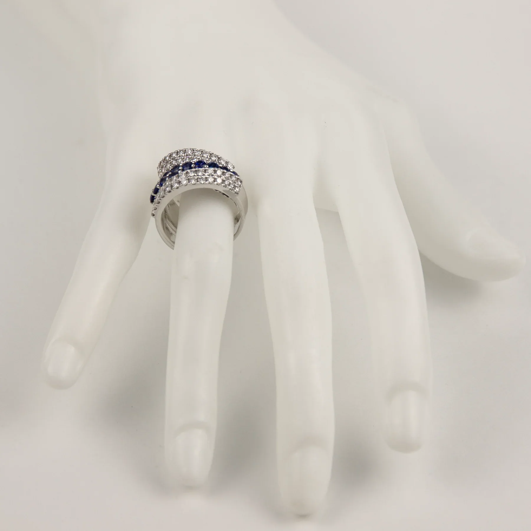 Damiani 18K White Gold Diamond & Blue Sapphire Lady's Ring - Image 4