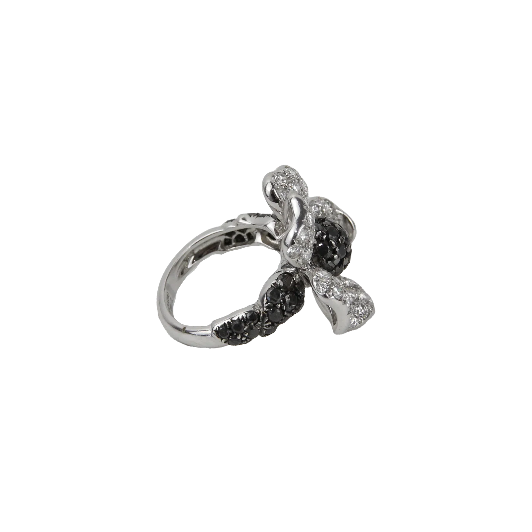 De Grisogono 18K White Gold Flower Diamond Lady's Ring - Image 3