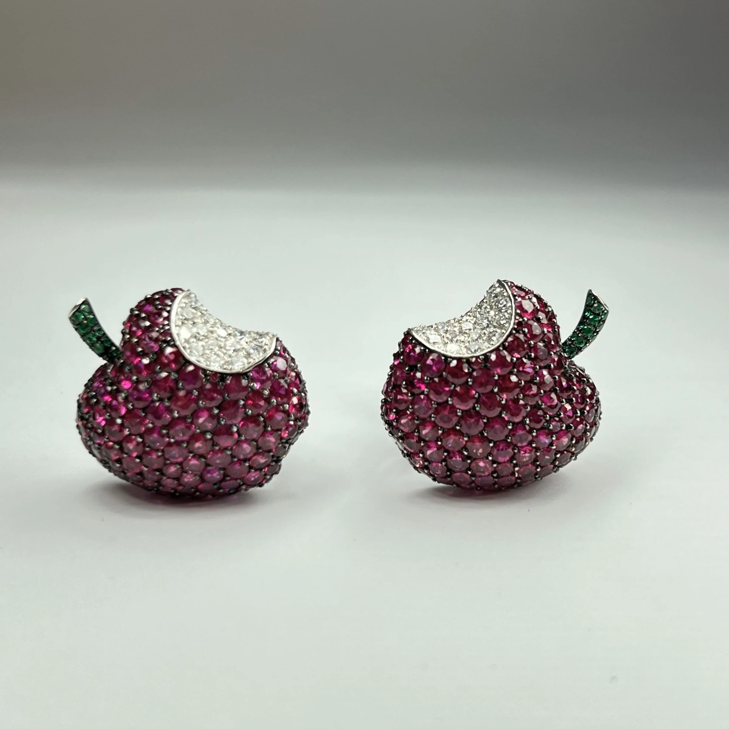 De Grisogono Apple Earrings with White Gold, Rubies and Diamonds - Image 9