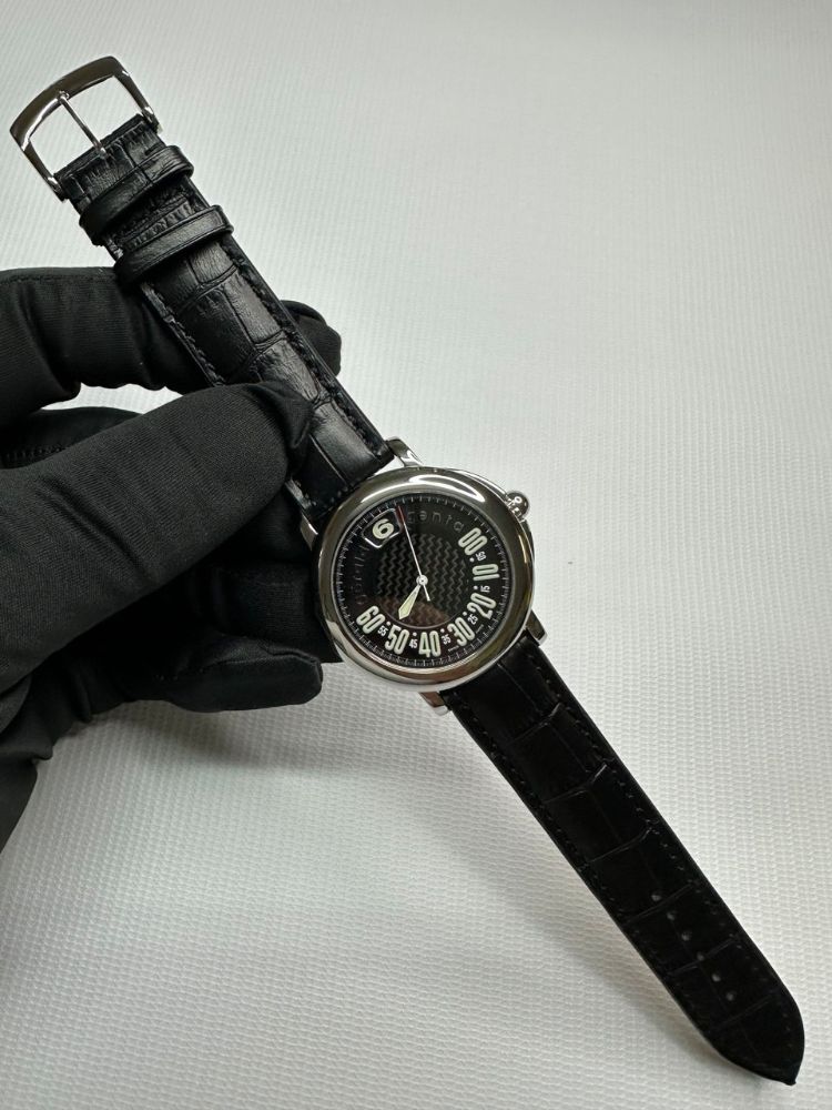 Gerald Genta Arena Retro Stainless Steel Men`s Watch - Image 5