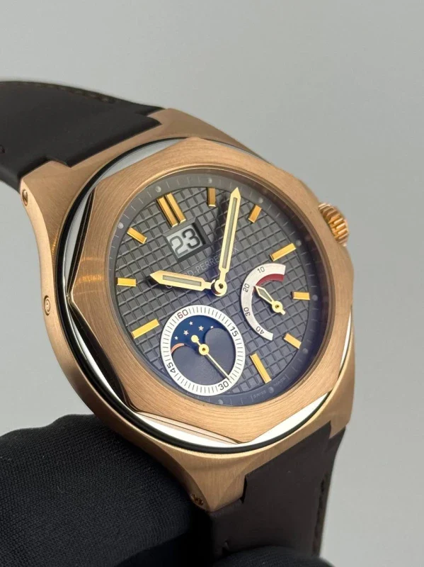 Girard Perregaux Laureato Evo3 Large Date Moon Phases Power Reserve 18K Rose Gold Men's Watch - Image 4