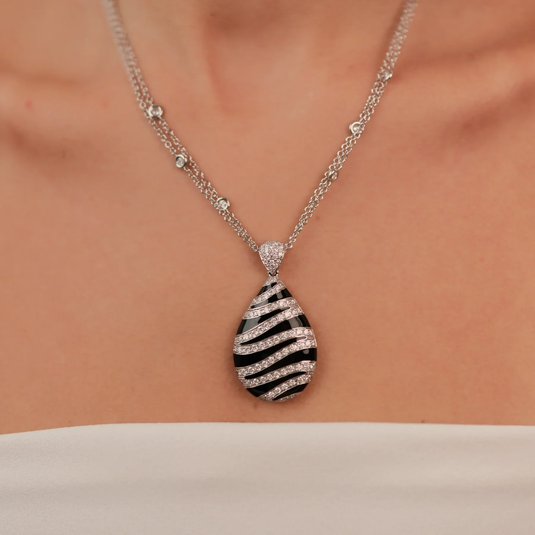 Leo Pizzo 18KT White Gold Diamond Enamel Zebra Pendant Necklace - Image 3