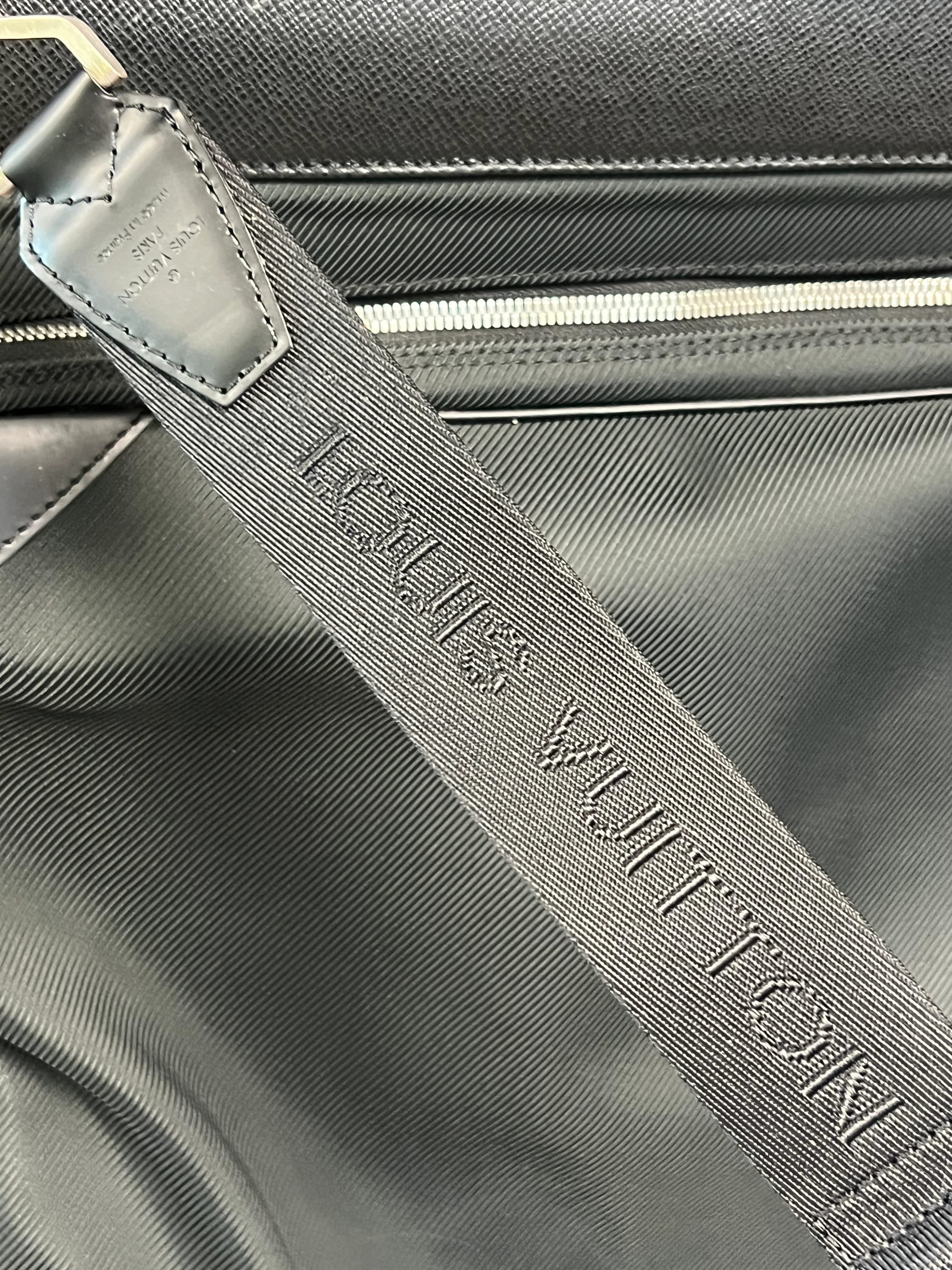 Louis Vuitton Green Taiga Leather x Nylon Santore Ardoise Garment Travel - Image 10