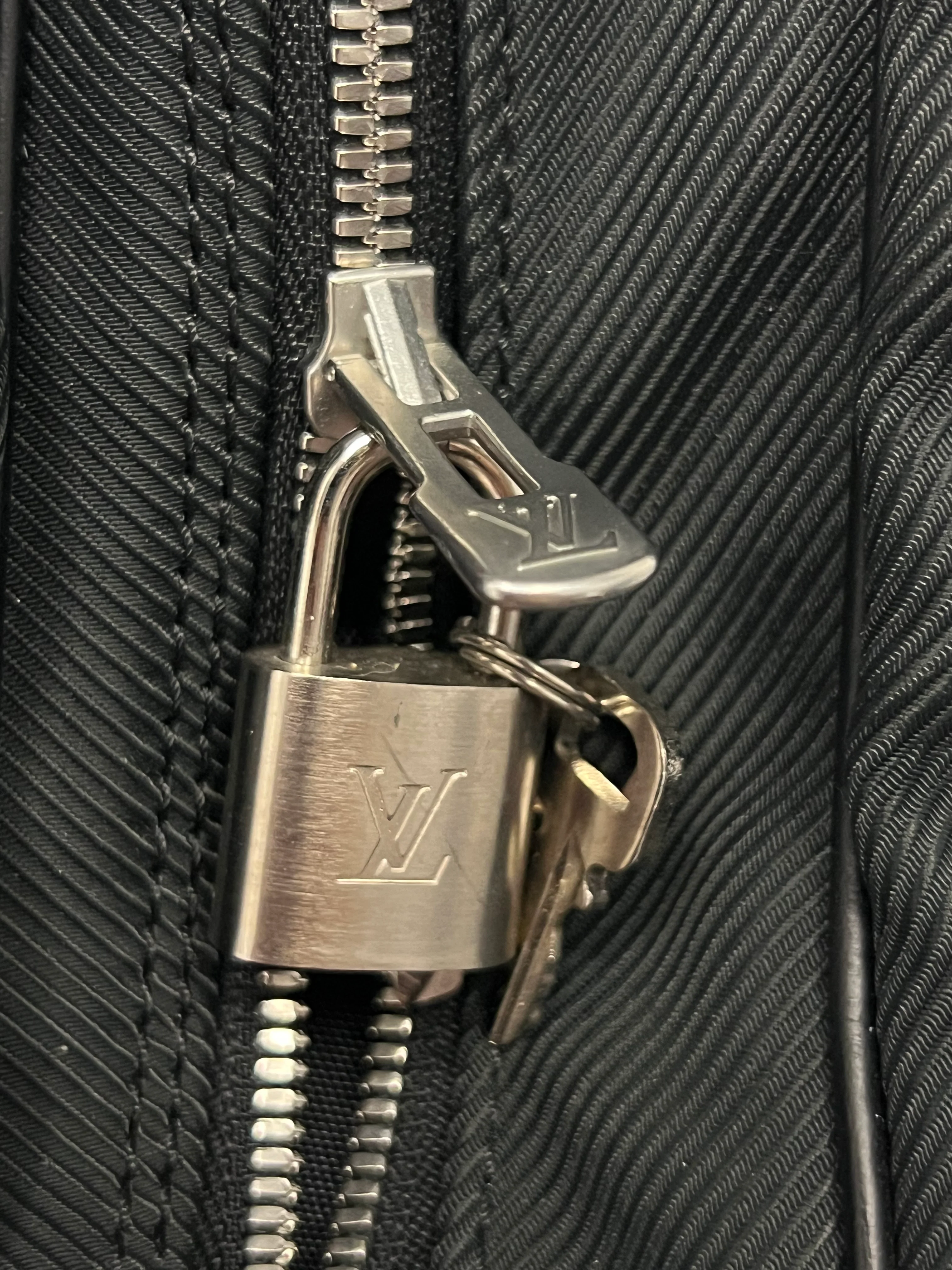 Louis Vuitton Green Taiga Leather x Nylon Santore Ardoise Garment Travel - Image 6