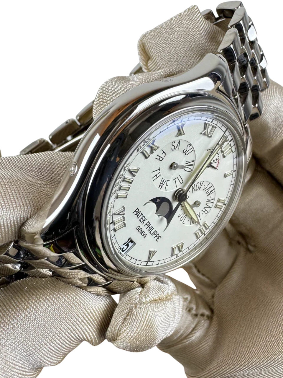Patek Philippe Annual Calendar 18K White Gold Watch - Image 3