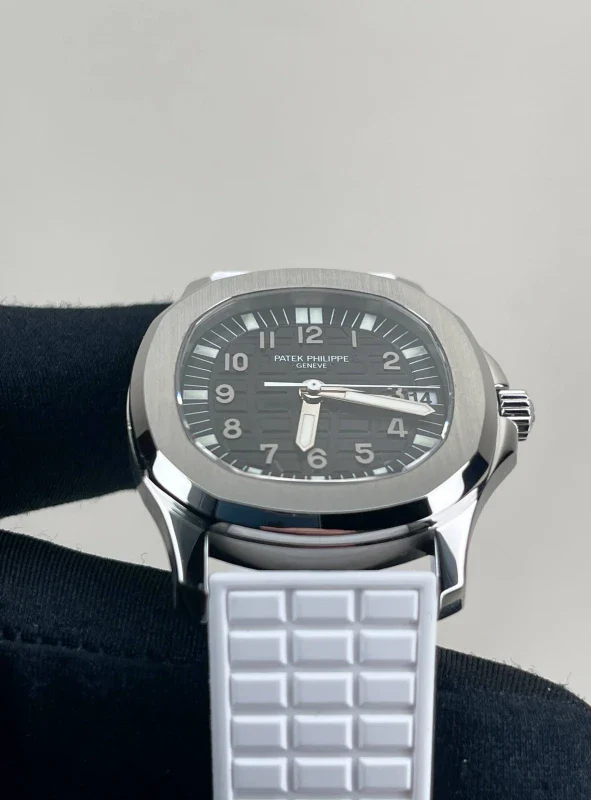 Patek Philippe Aquanaut Stainless Steel Lady’s Watch - Image 4