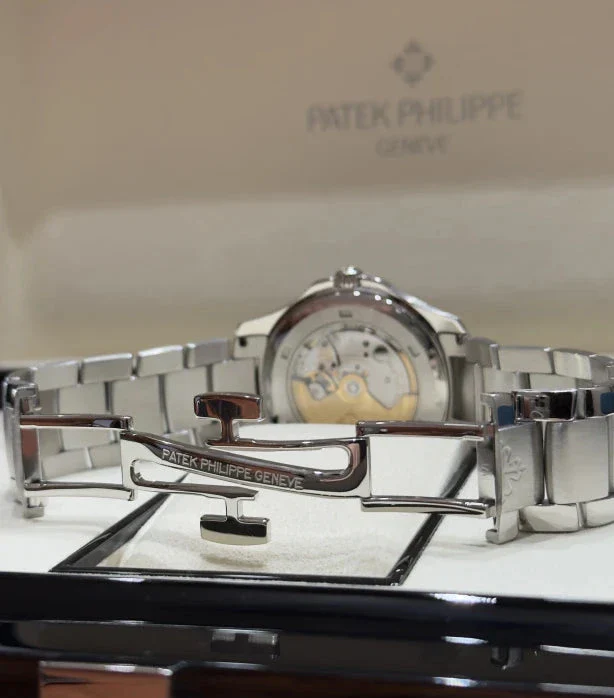 Patek Philippe Aquanaut Stainless steel Men's Watch - Image 5