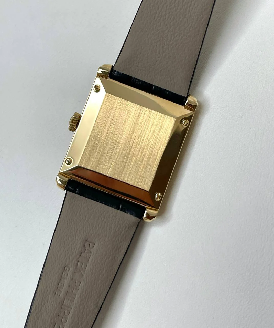 Patek Philippe Gondolo 18K Yellow Gold Unisex Watch - Image 6