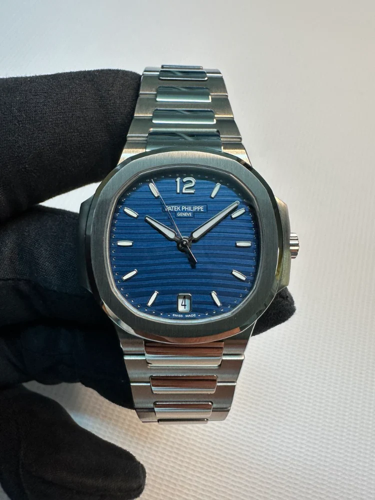 Patek Philippe Nautilus Lady 35.2 mm Stainless Steel Women’s Watch - Image 3
